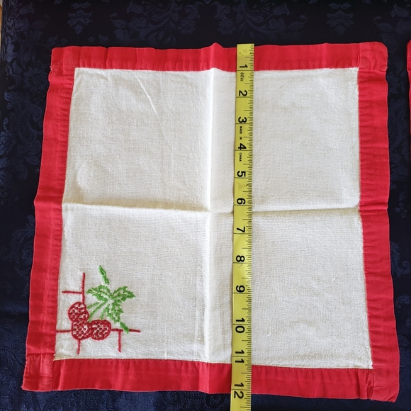 Lot of 3 VTG Hand Embroidered Table Topper Napkins Placemat Cherry Red White VTG - Picture 4 of 8